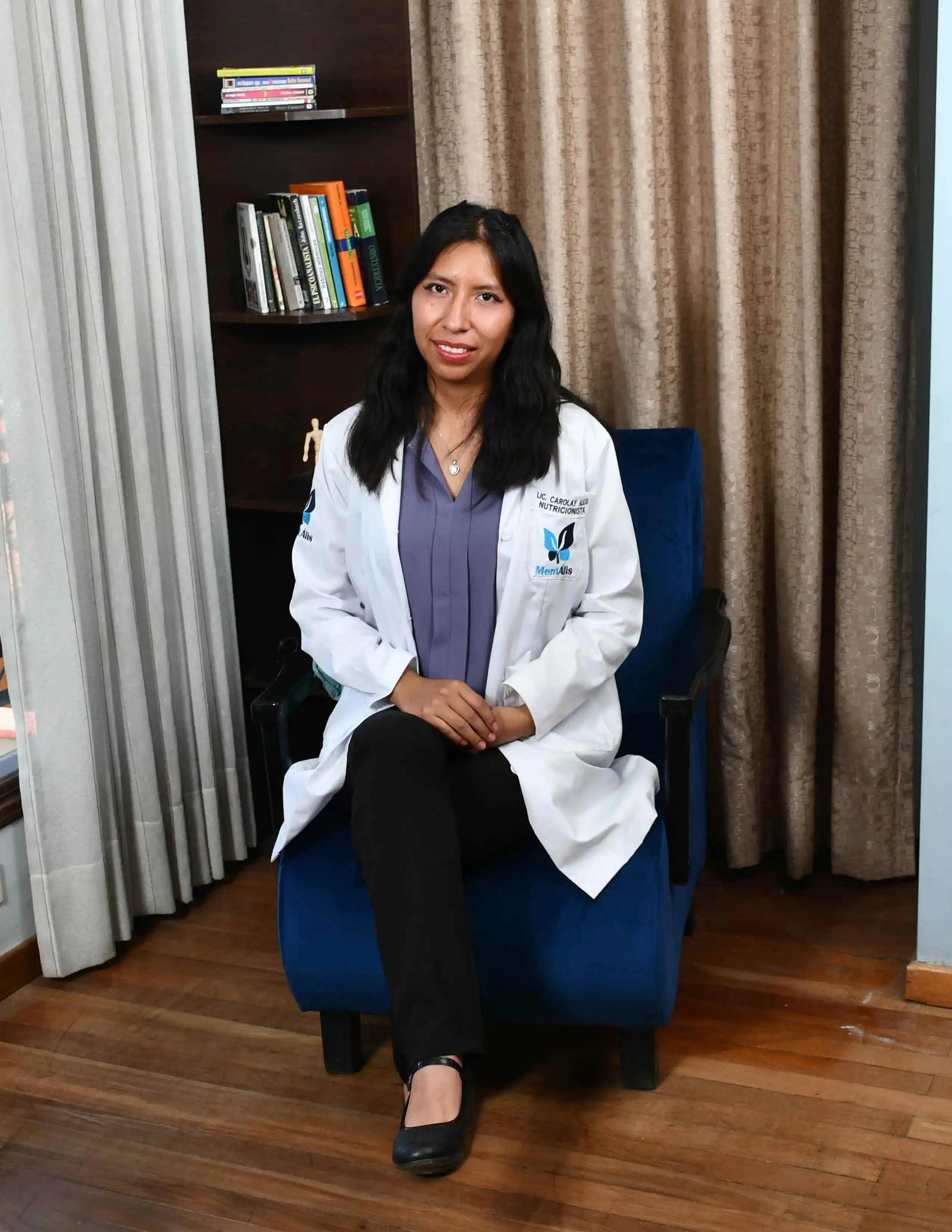 Lic. Alejo en consultorio